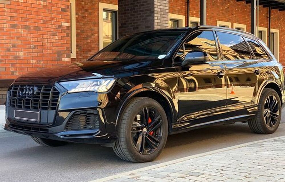439 Оренда Audi Q7 R-Line у Києві  