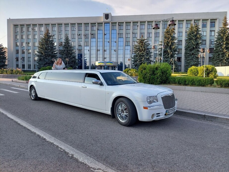 Лімузин С300 Крайслер 
