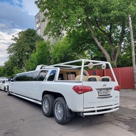 Лімузин Інфініті QX80 - авто на весілля у Рівному - портфоліо 3