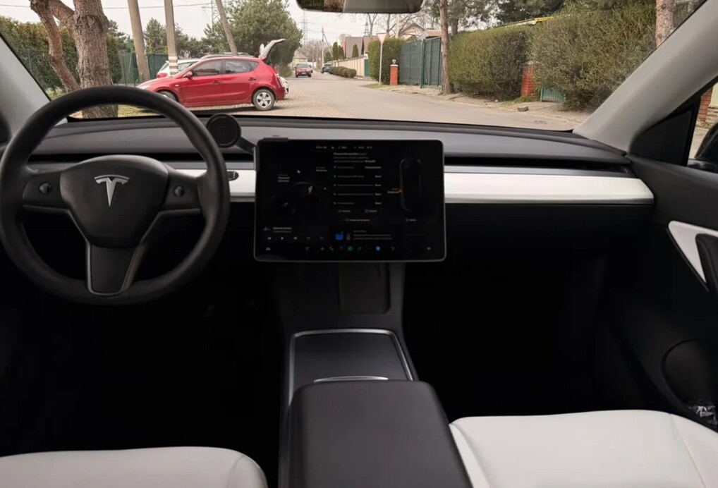 Tesla Model Y 