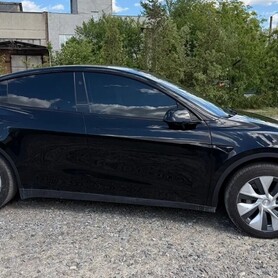 Tesla Model Y - авто на весілля у Луцьку - портфоліо 5