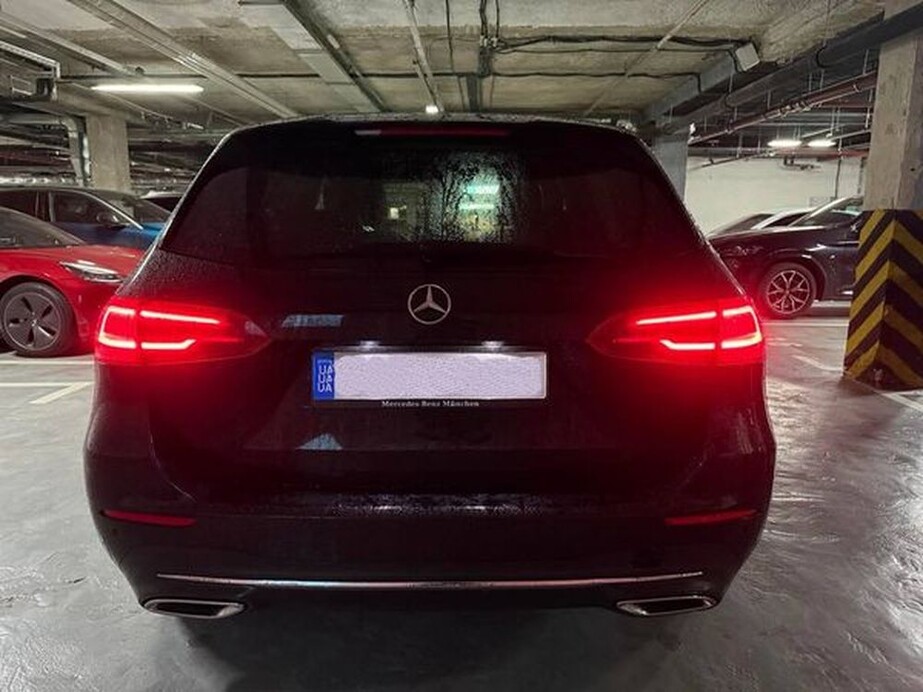 447 Mercedes-Benz B-class W247 на весілля  