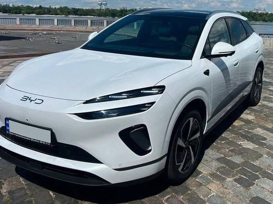 034 BYD ID електро позашляховик білий на весілля 