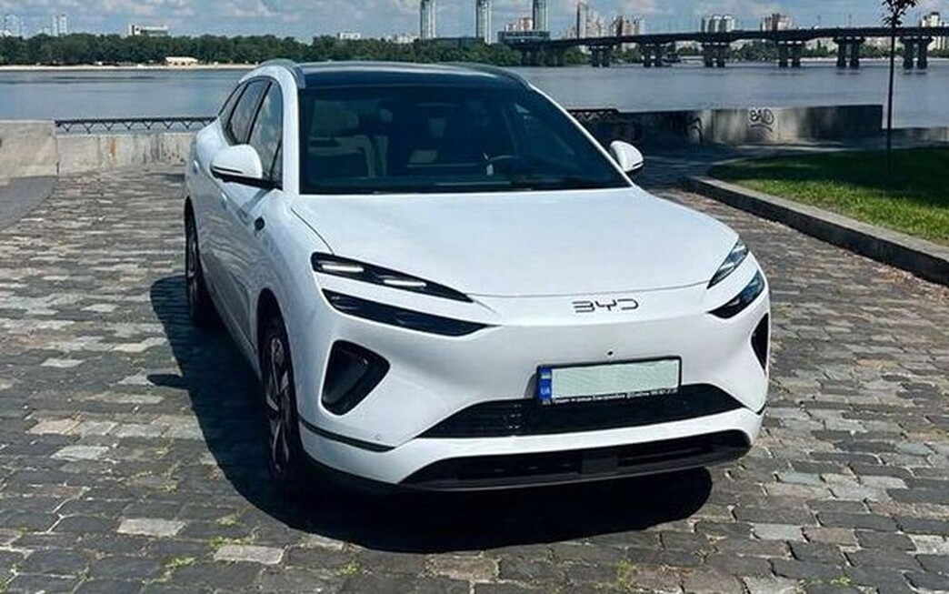 034 BYD ID електро позашляховик білий на весілля 