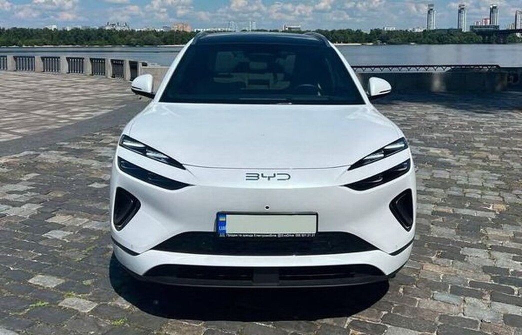 034 BYD ID електро позашляховик білий на весілля 