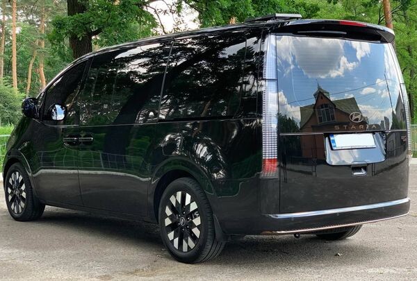 053 Прокат мікроавтобуса Hyundai Staria без водія 