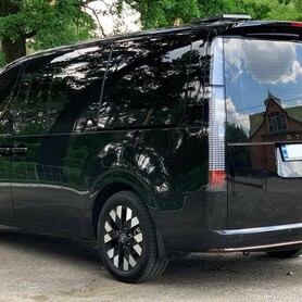 053 Прокат мікроавтобуса Hyundai Staria без водія - авто на весілля у Києві - портфоліо 5