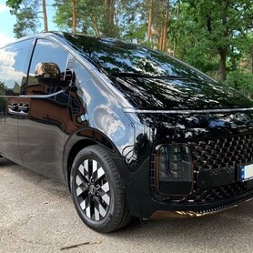 053 Прокат мікроавтобуса Hyundai Staria без водія - авто на весілля у Києві - портфоліо 1