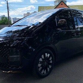 053 Прокат мікроавтобуса Hyundai Staria без водія - авто на весілля у Києві - портфоліо 2