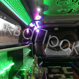 Лімузин  Hummer H2 Львів - авто на весілля у Львові - портфоліо 3