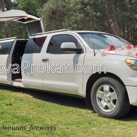 Лімузин Toyota Sequoia з літнім майданчиком - авто на весілля у Львові - портфоліо 2
