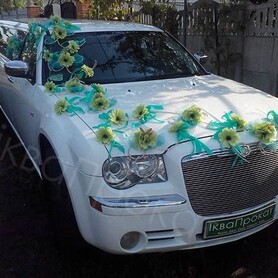 Лімузин Львів Крайслер С300 - авто на весілля у Львові - портфоліо 3