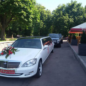 лімузин Мерседес S класу W221 - авто на весілля у Львові - портфоліо 4