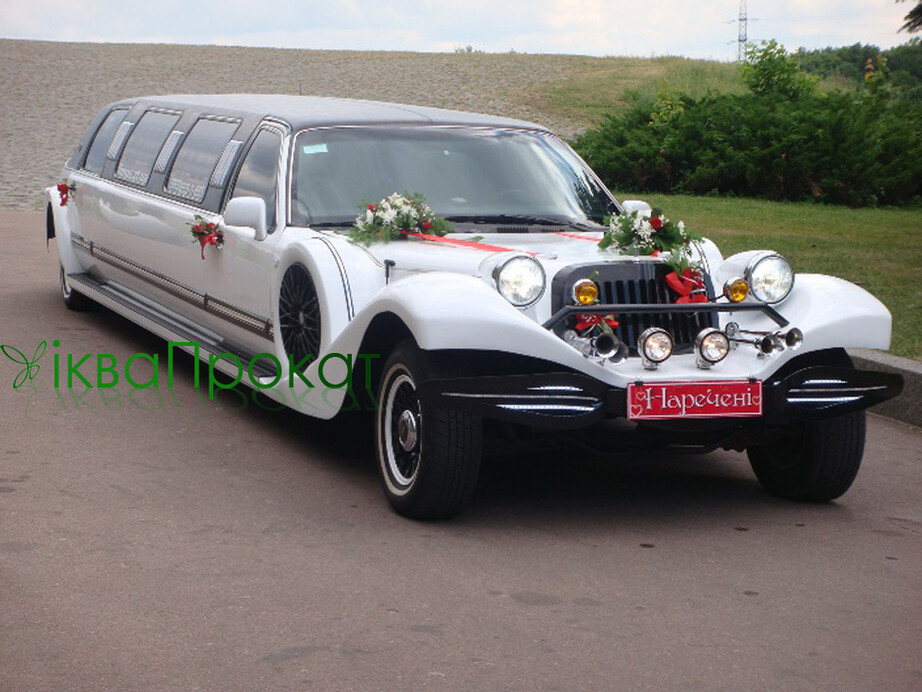 Лімузин Lincoln Excalibur у Львові 