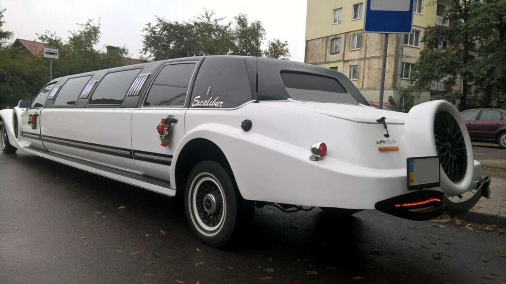 Лімузин Lincoln Excalibur у Львові 