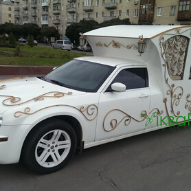Лімузин-Карета Крайслер С300 у Львові - авто на весілля у Львові - портфоліо 1