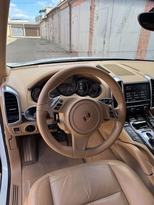 123 Оренда білого Porsche Cayenne на весілля 