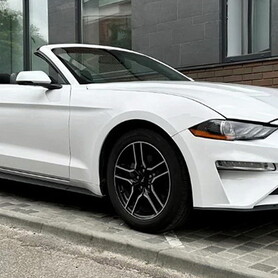 094 Прокат кабріолет Ford Mustang GT білий - авто на весілля у Києві - портфоліо 2