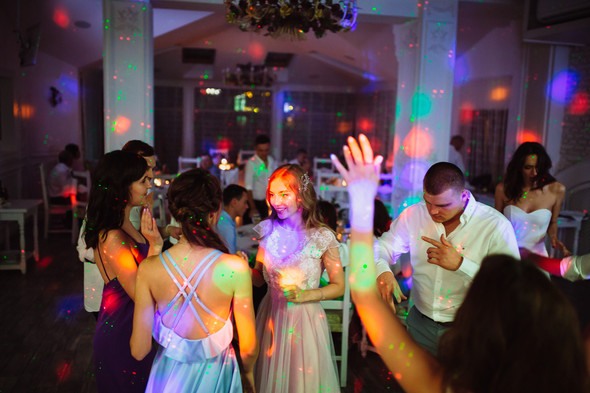 Милая семейная свадьба - фото №43