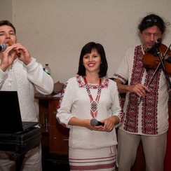 Троїсті музики "Одна родина" - музиканти, dj у Запоріжжі - фото 1