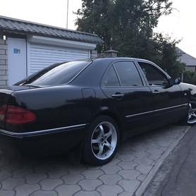 Mercedes - авто на весілля у Маріуполі - портфоліо 2