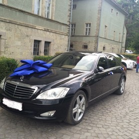 Mercedes S-class Чорна і біла - авто на весілля у Хусті - портфоліо 1