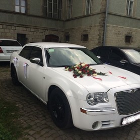 Chrysler 300C & Mercedes w211 - авто на весілля у Хусті - портфоліо 2