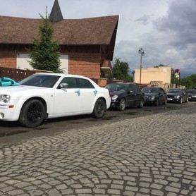 Chrysler 300C & Mercedes w211 - авто на весілля у Хусті - портфоліо 4