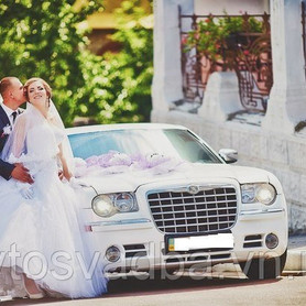 Белый Chrysler 300 CC - авто на весілля у Вінниці - портфоліо 1