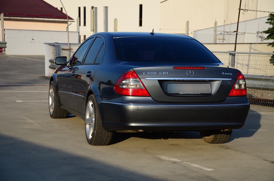 Mercedes-Benz E-Class W211 