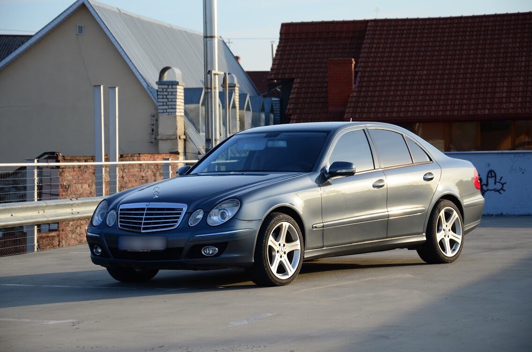 Mercedes-Benz E-Class W211 