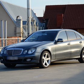 Mercedes-Benz E-Class W211 - авто на весілля у Мукачеві - портфоліо 1