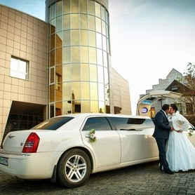 Chrysler 300C - авто на весілля у Києві - портфоліо 4