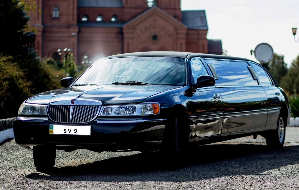 Lincoln Tawn Car 
