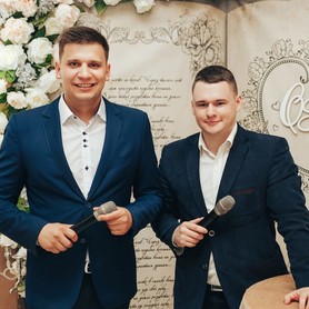 Дует ведучих 
