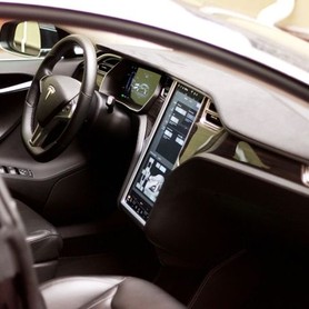 TESLA Model S90d - авто на весілля у Києві - портфоліо 6