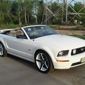 FORD MUSTANG GT Cabriolet - авто на весілля у Києві - портфоліо 1