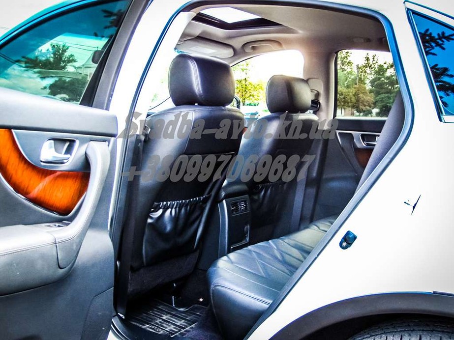 INFINITI FX-37 
