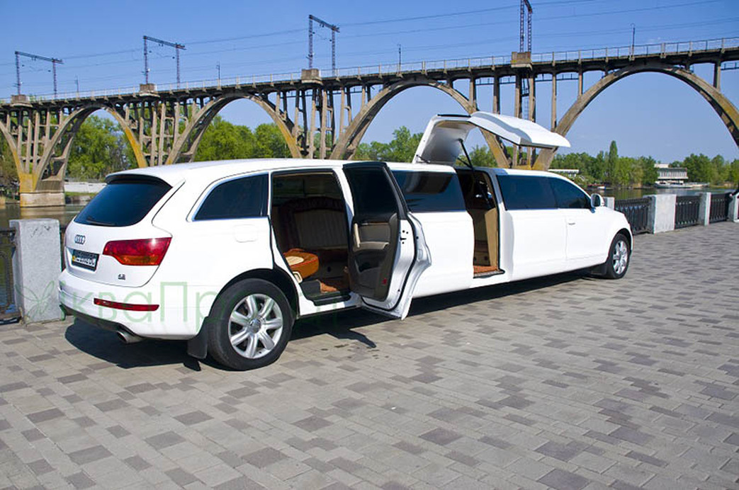 Лимузин AUDI Q7 