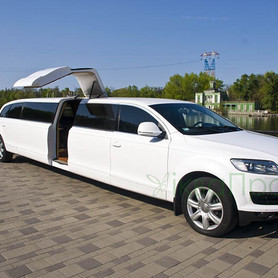 Лимузин AUDI Q7 - авто на весілля у Рівному - портфоліо 3