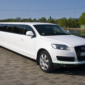 Лимузин AUDI Q7 - авто на весілля у Рівному - портфоліо 5
