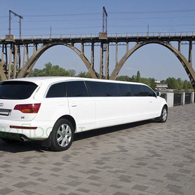 Лимузин AUDI Q7 - авто на весілля у Рівному - портфоліо 2