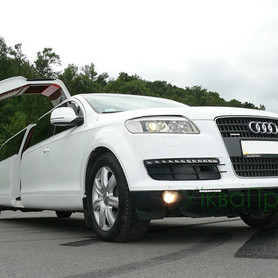 Лимузин AUDI Q7 - авто на весілля у Рівному - портфоліо 1