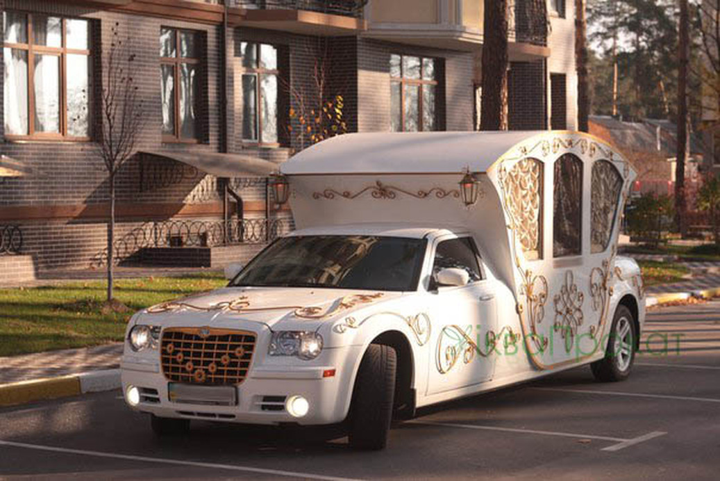Карета Крайслер С 300 