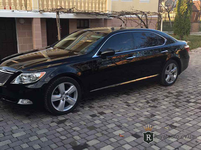 Lexus LS460 