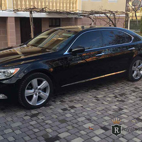 Lexus LS460 - авто на весілля у Чернівцях - портфоліо 2