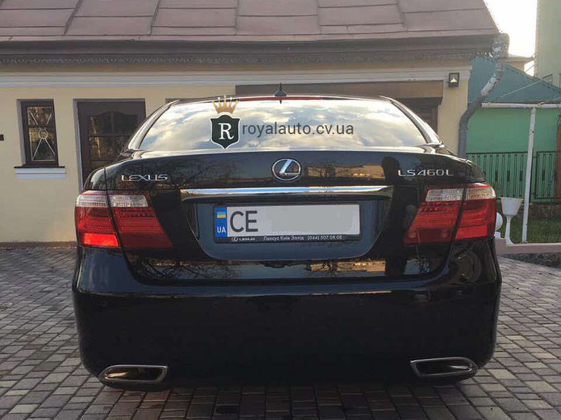 Lexus LS460 