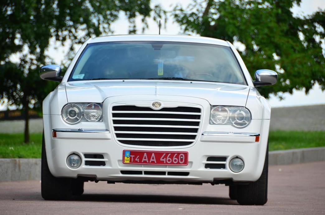 CHRYSLER — 300 C седан  