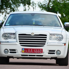 CHRYSLER — 300 C седан - авто на весілля у Хмельницькому - портфоліо 4