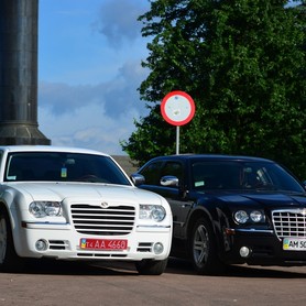 CHRYSLER — 300 C седан - авто на весілля у Хмельницькому - портфоліо 6